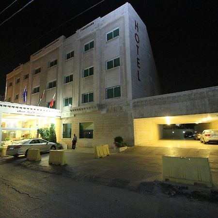 Al Thuraya Hotel Amman Buitenkant foto